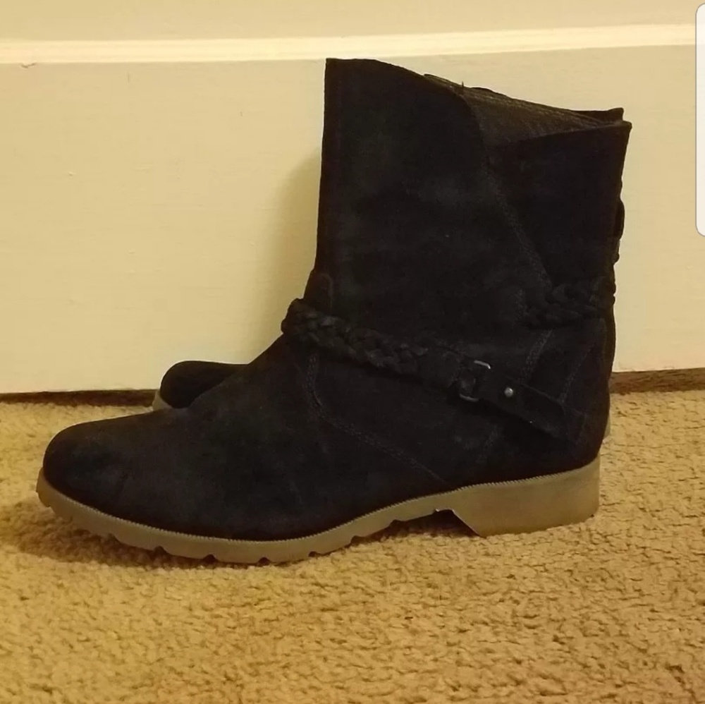 Teva De La Vina Waterproof Boots-Sold on Mercari